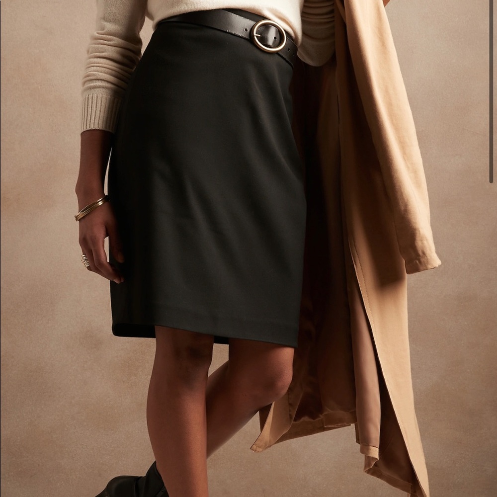 Banana Republic Black Pencil Skirt - Stretch